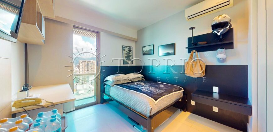 Apartamento reformado de 75m², em Ipanema