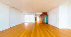 Cobertura Duplex Reformada com Vista Deslumbrante da Praia de Ipanema