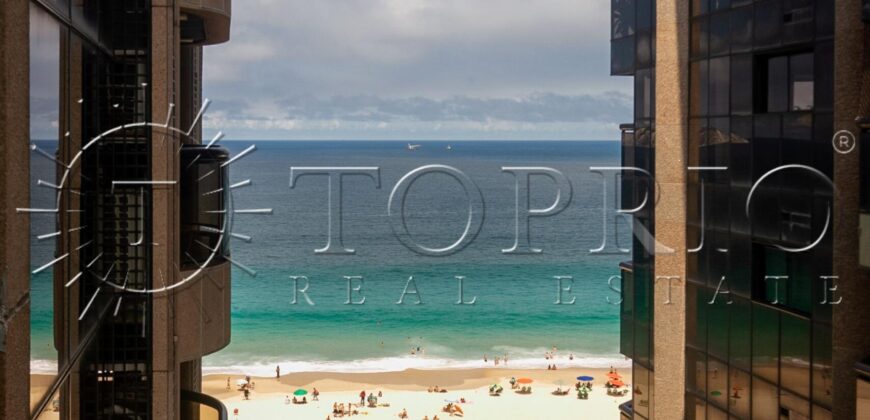Apartamento reformado com vista para a Praia de Ipanema