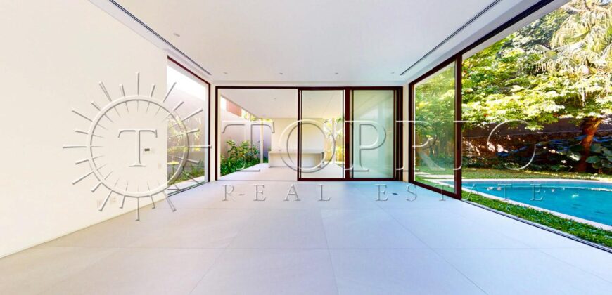 Espetacular casa duplex com 470m² de área construída