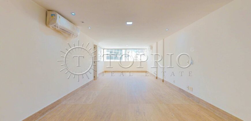 Cobertura Triplex Reformada no Leblon – Vista para o Dois Irmãos e Conforto Total