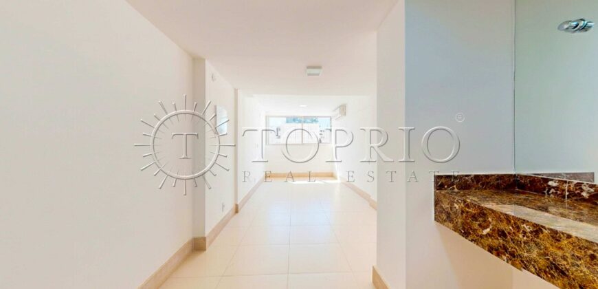 Cobertura Triplex Reformada no Leblon – Vista para o Dois Irmãos e Conforto Total