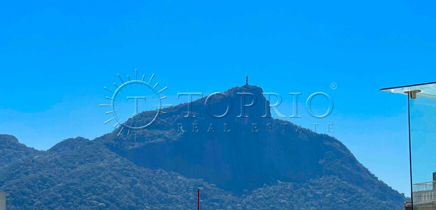 Cobertura Triplex Reformada no Leblon – Vista para o Dois Irmãos e Conforto Total