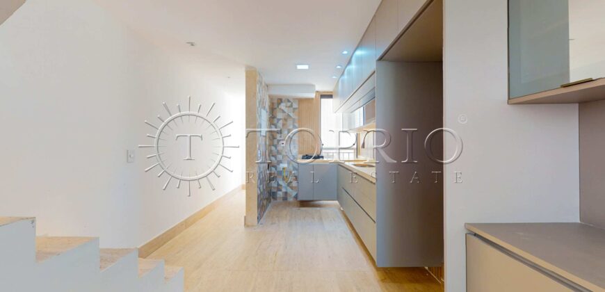 Cobertura Triplex Reformada no Leblon – Vista para o Dois Irmãos e Conforto Total