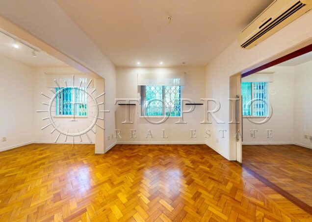 Apartamento de 140 m², silencioso e em rua excelente no Leblon