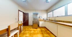 Apartamento de 134 m² em Ipanema – Andar Alto, Vista Mar e Potencial de Personalização