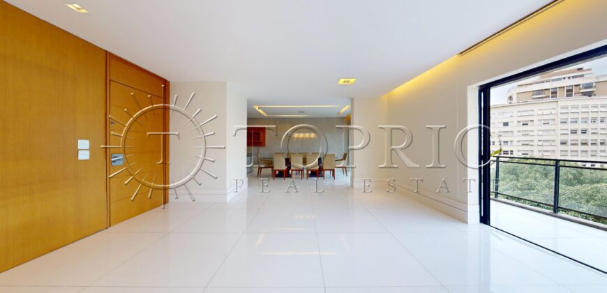 Apartamento Reformado de 231 m² no Leblon