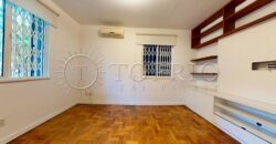 Apartamento de 140 m², silencioso e em rua excelente no Leblon