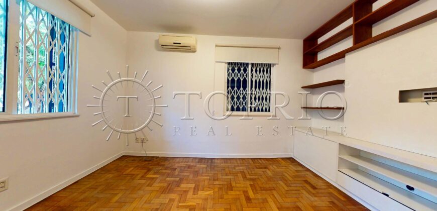 Apartamento de 140 m², silencioso e em rua excelente no Leblon