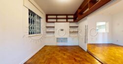 Apartamento de 140 m², silencioso e em rua excelente no Leblon