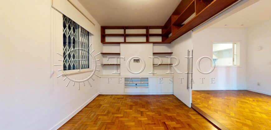 Apartamento de 140 m², silencioso e em rua excelente no Leblon