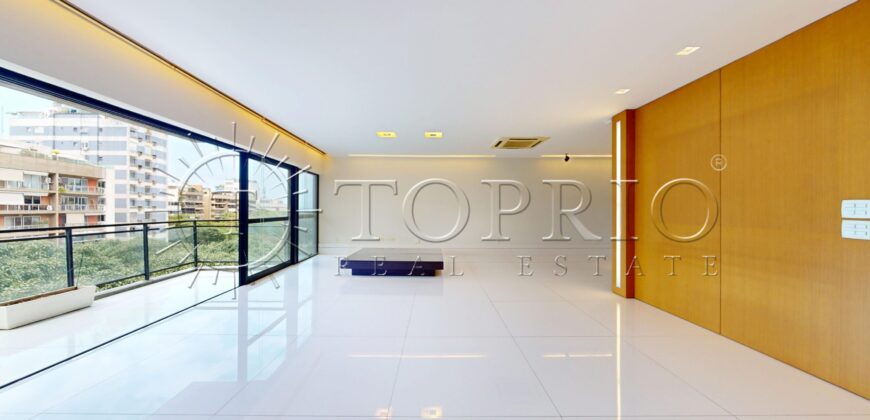 Apartamento Reformado de 231 m² no Leblon