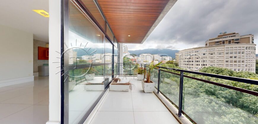 Apartamento Reformado de 231 m² no Leblon