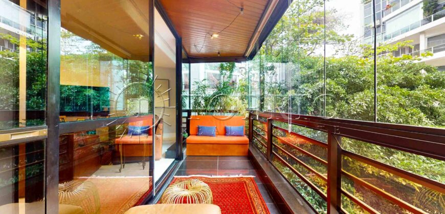 Apartamento Reformado de 146 m² à Venda na Rua Vinícius de Moraes – Ipanema
