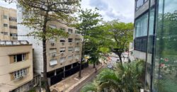 Apartamento Reformado de 146 m² à Venda na Rua Vinícius de Moraes – Ipanema