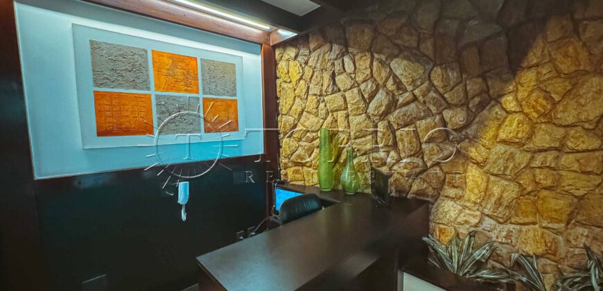 Apartamento Reformado de 146 m² à Venda na Rua Vinícius de Moraes – Ipanema