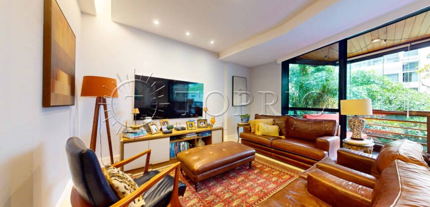Apartamento Reformado de 146 m² à Venda na Rua Vinícius de Moraes – Ipanema
