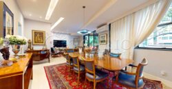 Apartamento Reformado de 146 m² à Venda na Rua Vinícius de Moraes – Ipanema