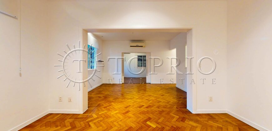 Apartamento de 140 m², silencioso e em rua excelente no Leblon