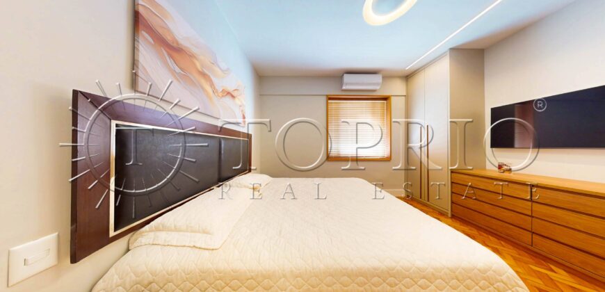 Apartamento de 200 m² reformado na Avenida Delfim Moreira