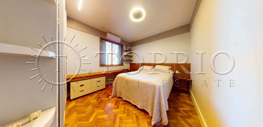 Apartamento de 200 m² reformado na Avenida Delfim Moreira