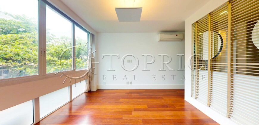 Cobertura Triplex Reformada de 415 m² em Ipanema – Rua Joana Angélica, Sol da Manhã