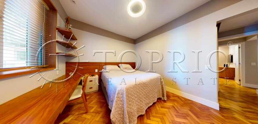 Apartamento de 200 m² reformado na Avenida Delfim Moreira