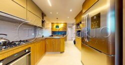 Apartamento de 200 m² reformado na Avenida Delfim Moreira