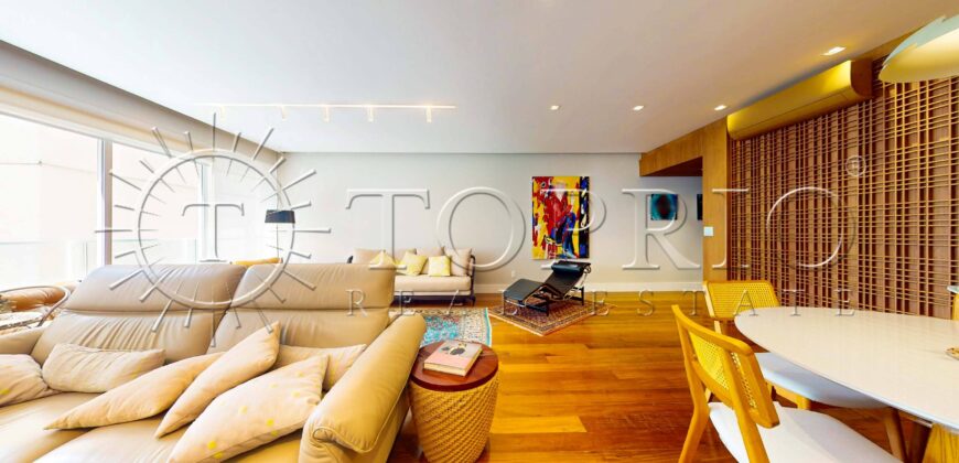 Apartamento de 200 m² reformado na Avenida Delfim Moreira