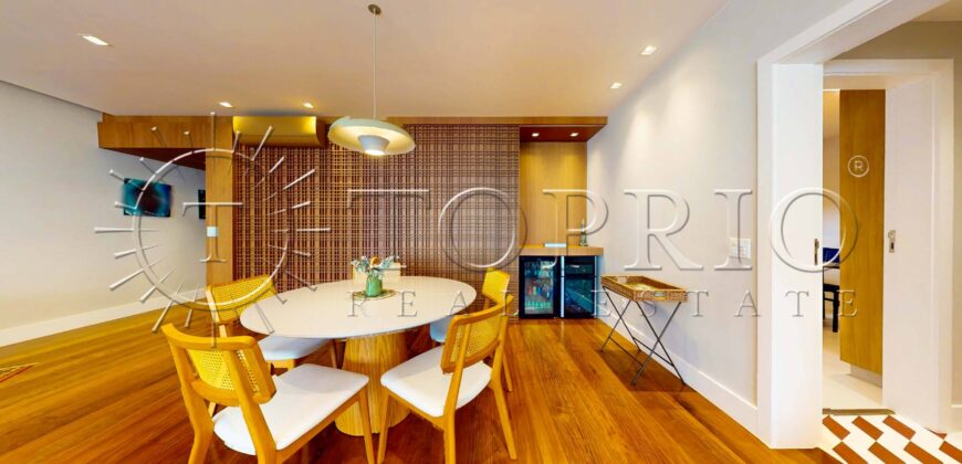 Apartamento de 200 m² reformado na Avenida Delfim Moreira