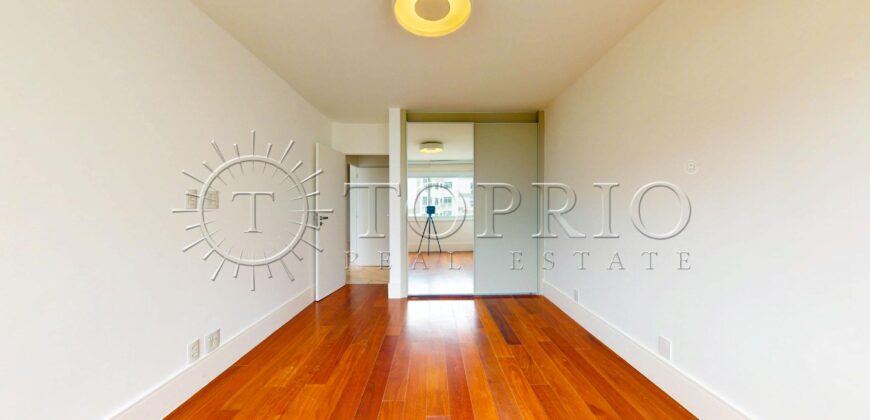 Cobertura Triplex Reformada de 415 m² em Ipanema – Rua Joana Angélica, Sol da Manhã