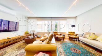 Apartamento de 200 m² reformado na Avenida Delfim Moreira