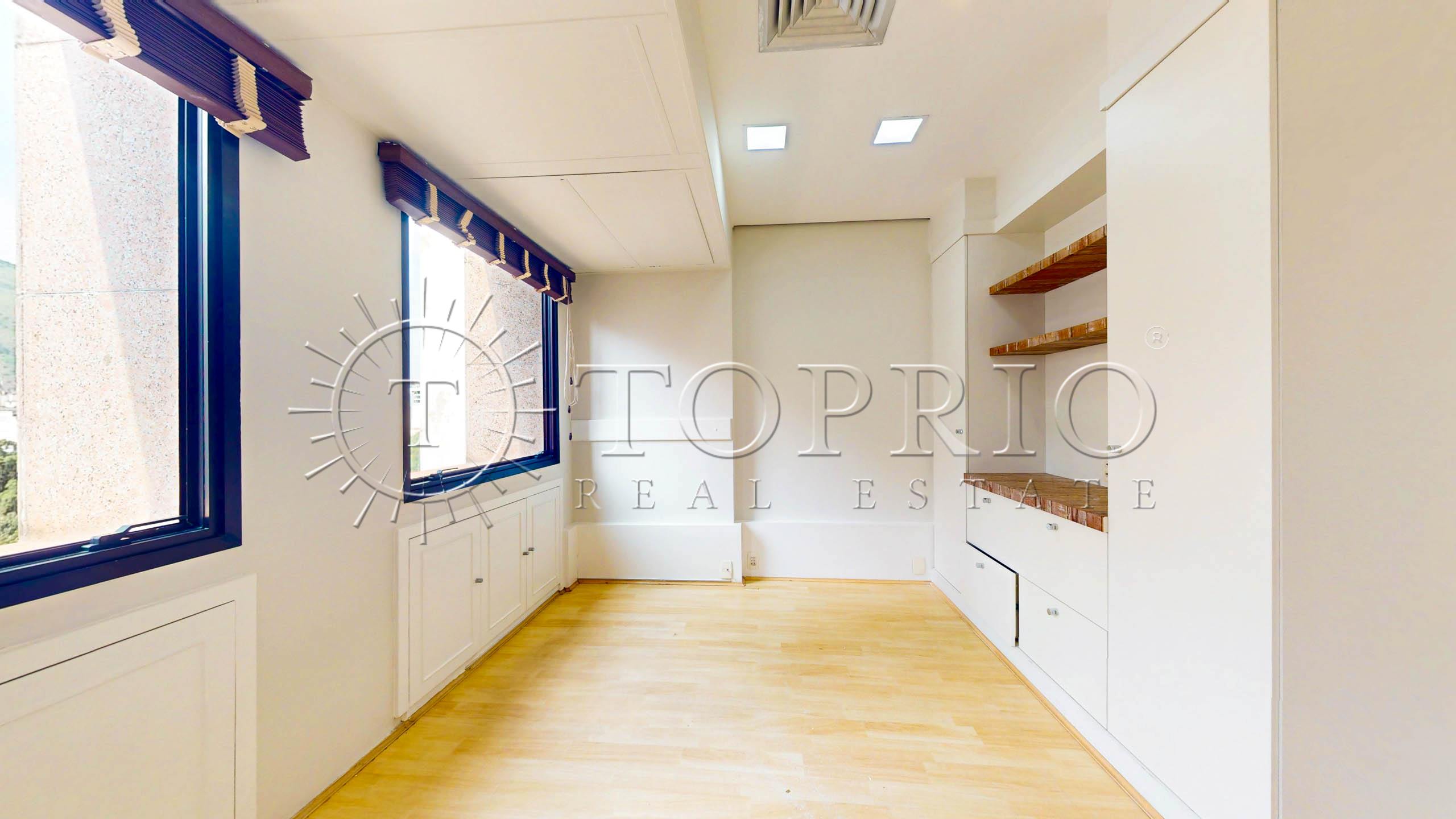 Sala Comercial de 43 m² no Centro Empresarial de Ipanema – Localização Privilegiada