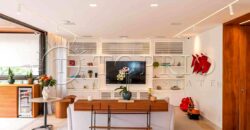 Apartamento de 212 m² na quadra da Praia do Leblon – Reformado e pronto para morar