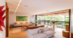 Apartamento de 212 m² na quadra da Praia do Leblon – Reformado e pronto para morar