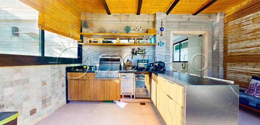 Cobertura Triplex de 455 m² na Rua Sambaíba – Vista para o Mar e o Morro Dois Irmãos