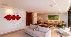 Apartamento de 212 m² na quadra da Praia do Leblon – Reformado e pronto para morar