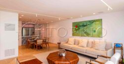 Apartamento de 212 m² na quadra da Praia do Leblon – Reformado e pronto para morar