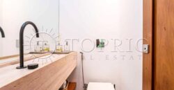 Apartamento de 212 m² na quadra da Praia do Leblon – Reformado e pronto para morar