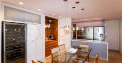 Apartamento de 212 m² na quadra da Praia do Leblon – Reformado e pronto para morar