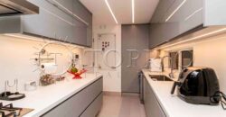 Apartamento de 212 m² na quadra da Praia do Leblon – Reformado e pronto para morar