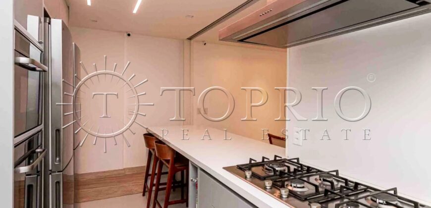 Apartamento de 212 m² na quadra da Praia do Leblon – Reformado e pronto para morar