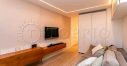 Apartamento de 212 m² na quadra da Praia do Leblon – Reformado e pronto para morar