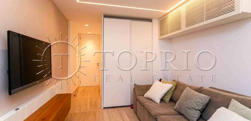 Apartamento de 212 m² na quadra da Praia do Leblon – Reformado e pronto para morar