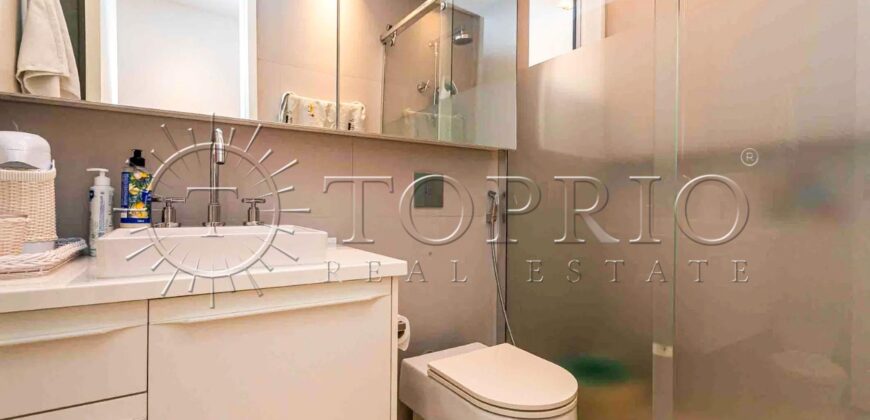 Apartamento de 212 m² na quadra da Praia do Leblon – Reformado e pronto para morar