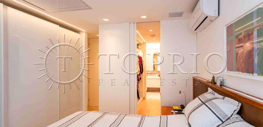 Apartamento de 212 m² na quadra da Praia do Leblon – Reformado e pronto para morar