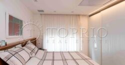 Apartamento de 212 m² na quadra da Praia do Leblon – Reformado e pronto para morar