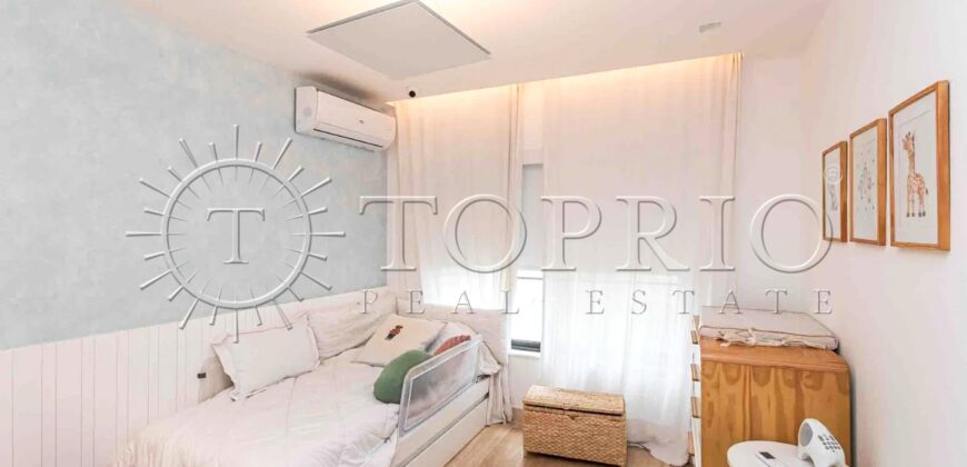 Apartamento de 212 m² na quadra da Praia do Leblon – Reformado e pronto para morar