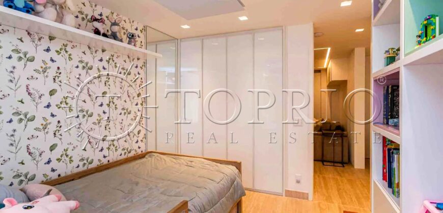 Apartamento de 212 m² na quadra da Praia do Leblon – Reformado e pronto para morar