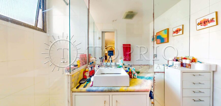 Cobertura Duplex de 376 m² com Vista Frontal para o Mar no Leblon